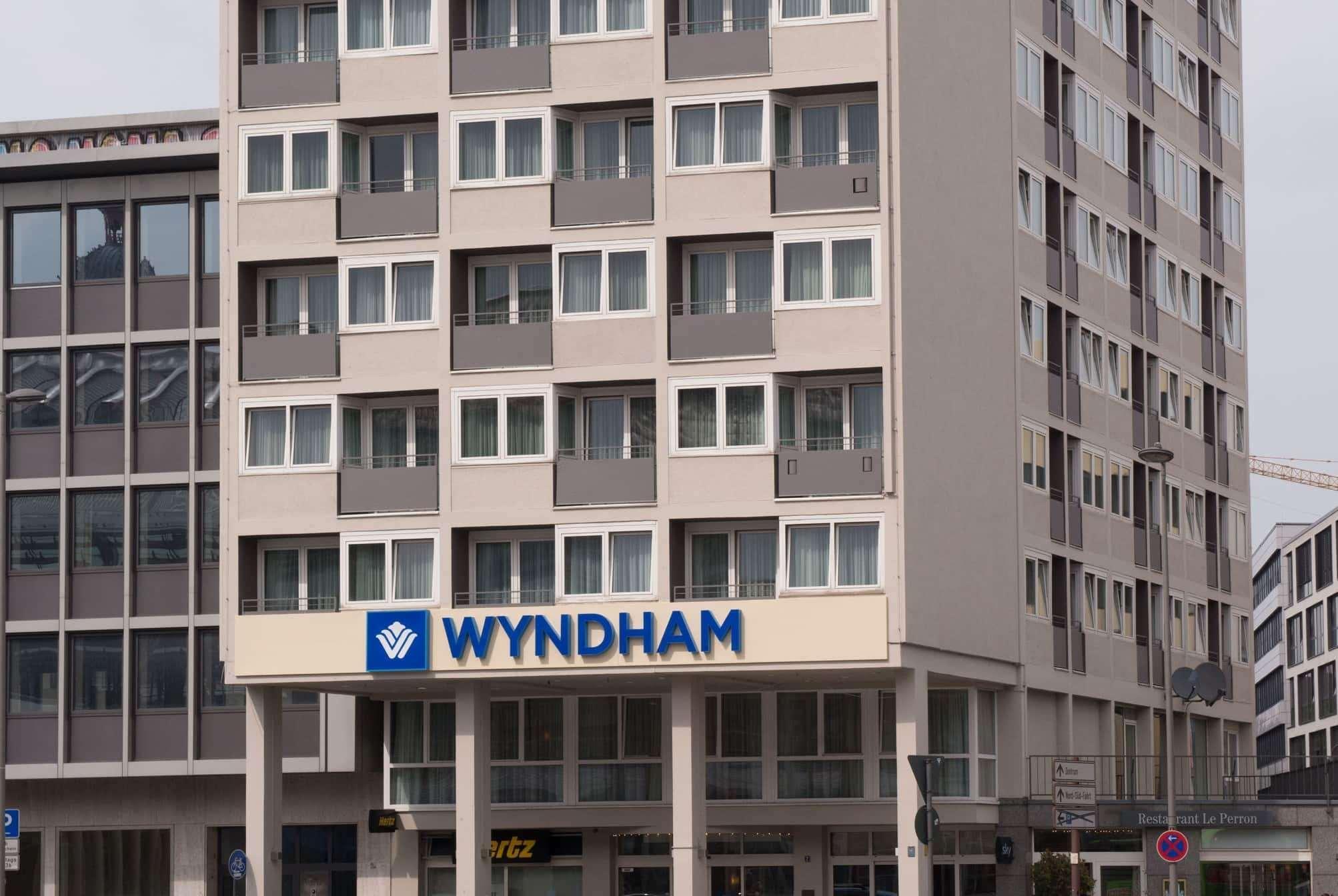 Wyndham Koeln Hotel Exterior foto